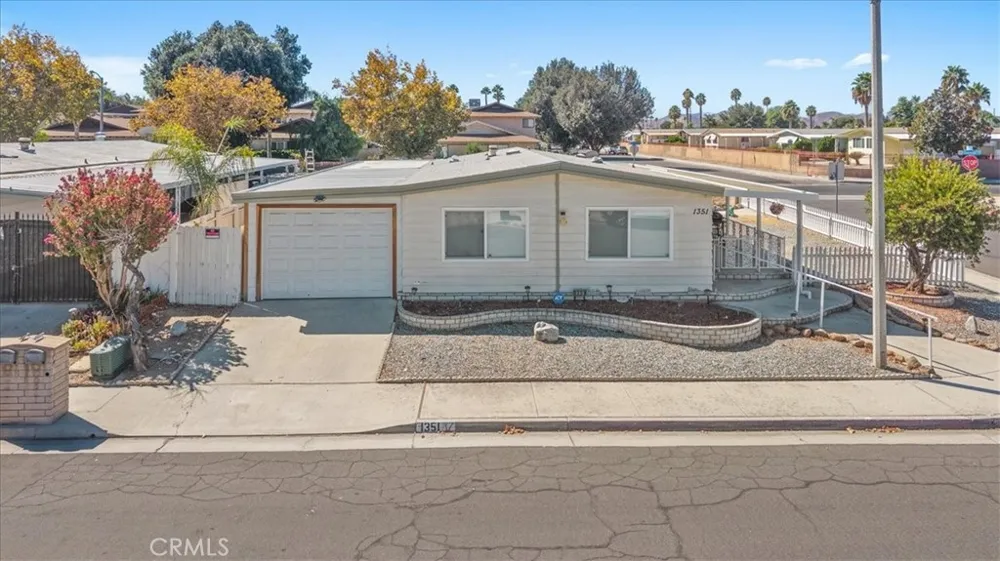 1351 Cabrillo Hemet, CA 92543