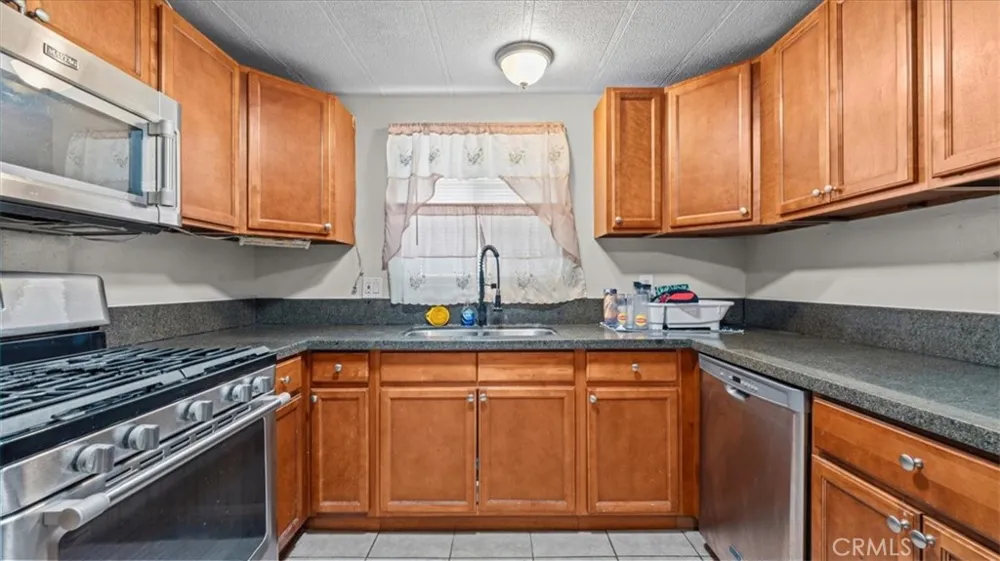 1351 Cabrillo Hemet, CA 92543