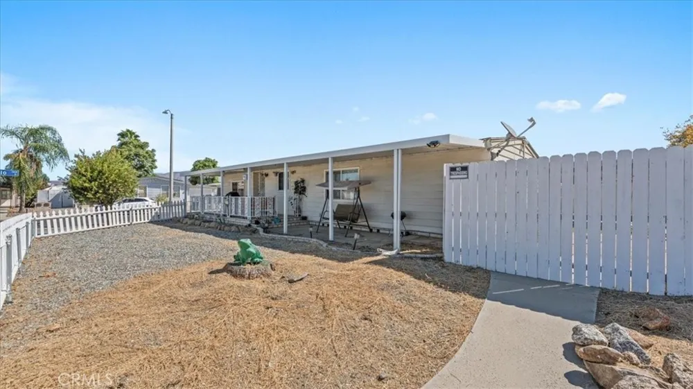 1351 Cabrillo Hemet, CA 92543