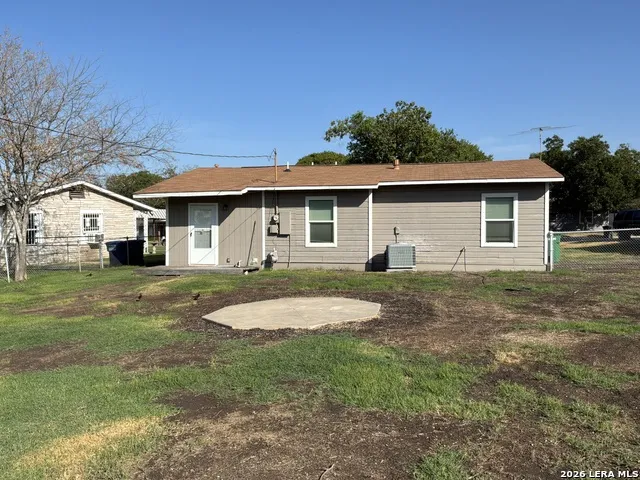 760 LINDA LOU DR San Antonio, TX 78223