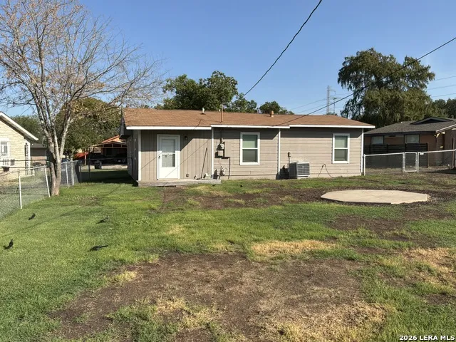 760 LINDA LOU DR San Antonio, TX 78223