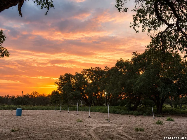 490 Hernandez Rd Poteet, TX 78065