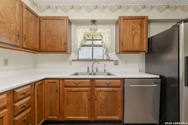 222 DEER RUN ST Pleasanton, TX 78064