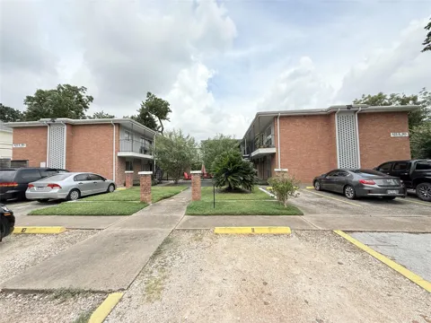 425 E 9th Street #5