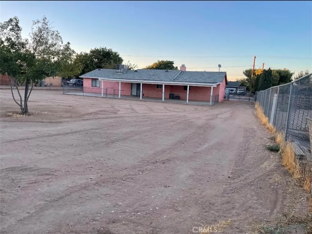 18375 Westlawn Hesperia, CA 92345