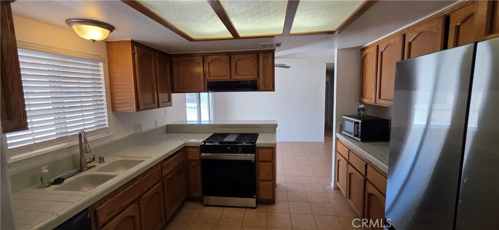 18375 Westlawn Hesperia, CA 92345