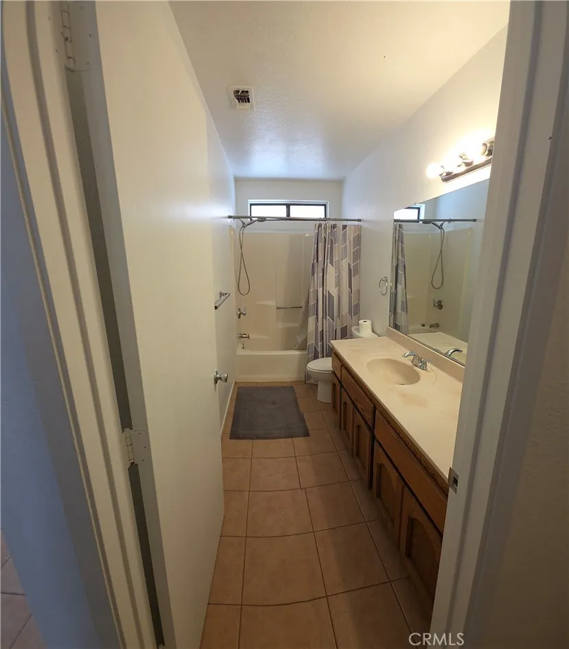 18375 Westlawn Hesperia, CA 92345