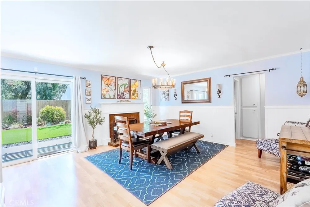 21902 Grovepark Drive Saugus, CA 91350