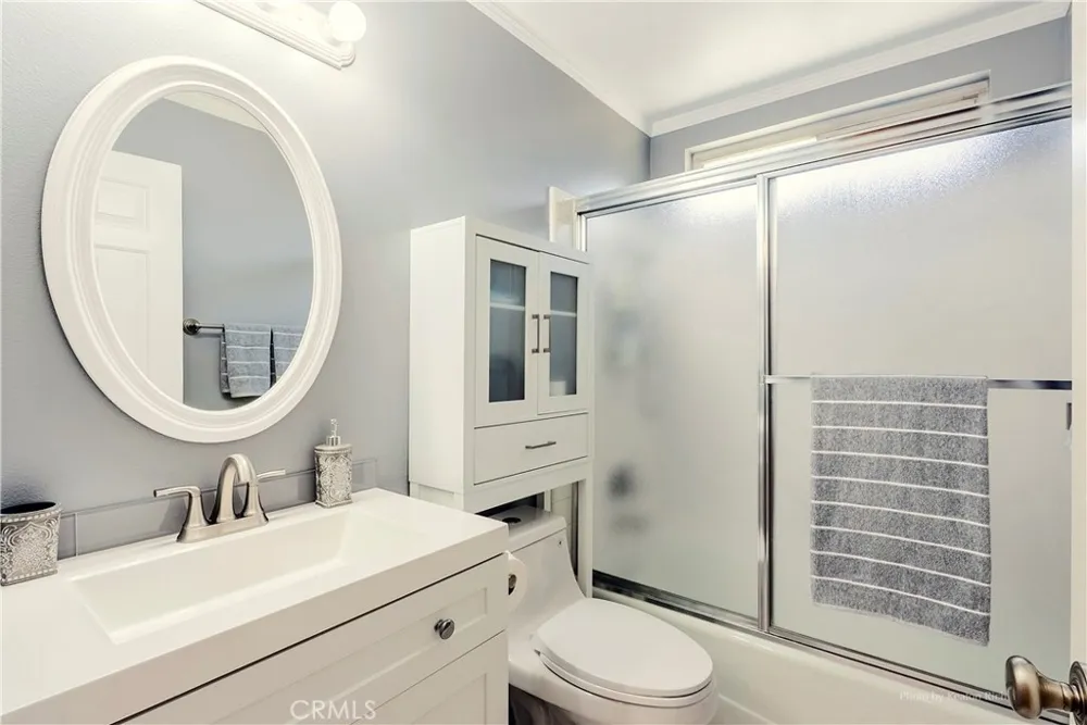 21902 Grovepark Drive Saugus, CA 91350