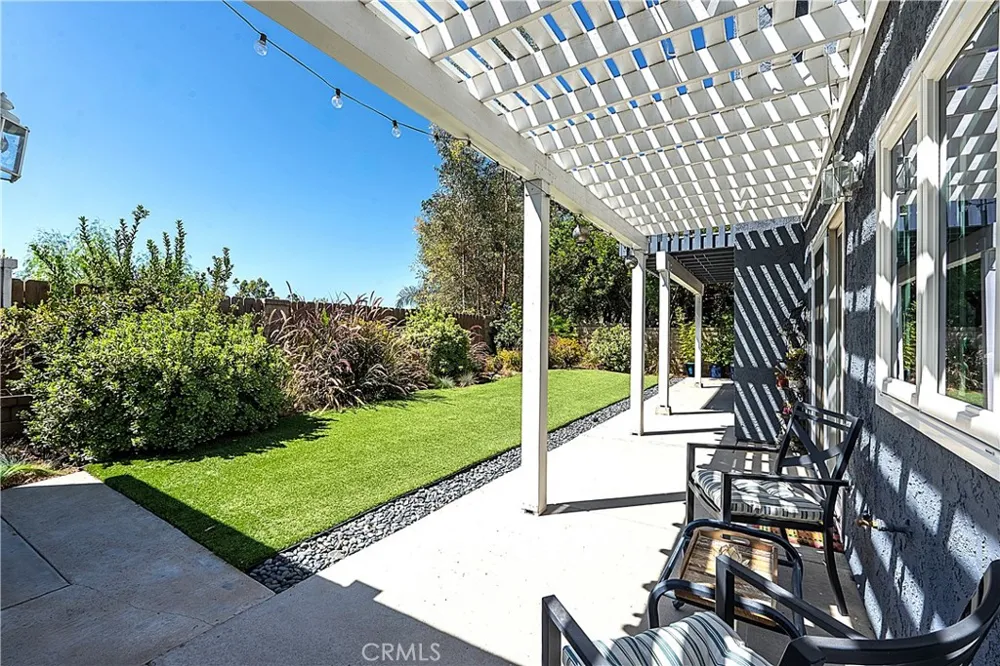 21902 Grovepark Drive Saugus, CA 91350