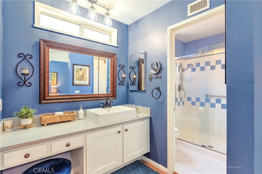 21902 Grovepark Drive Saugus, CA 91350