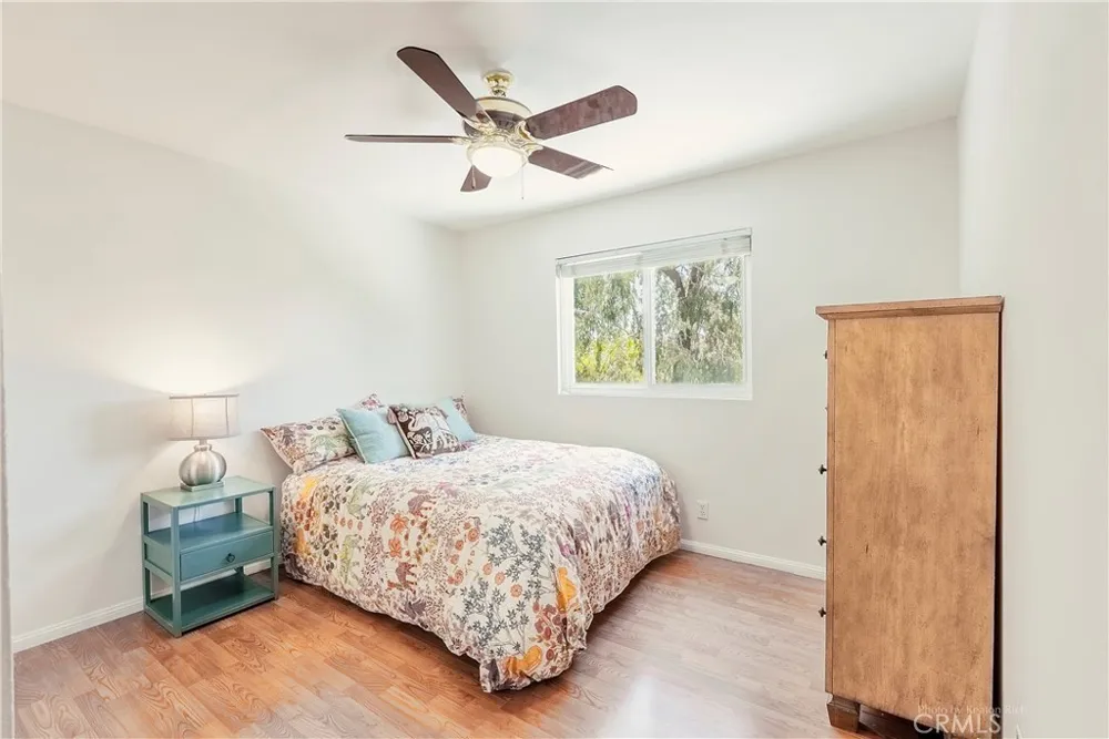 21902 Grovepark Drive Saugus, CA 91350