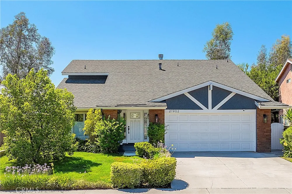 21902 Grovepark Drive Saugus, CA 91350