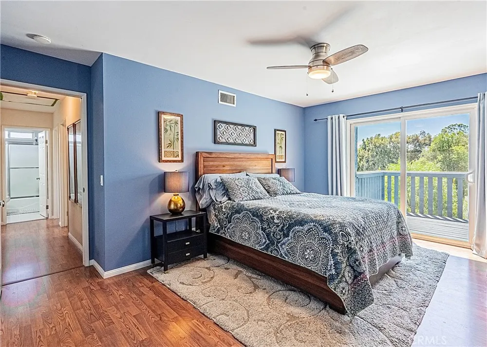 21902 Grovepark Drive Saugus, CA 91350
