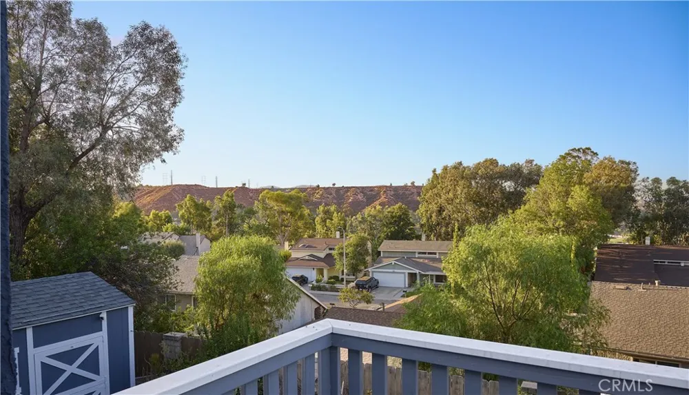 21902 Grovepark Drive Saugus, CA 91350