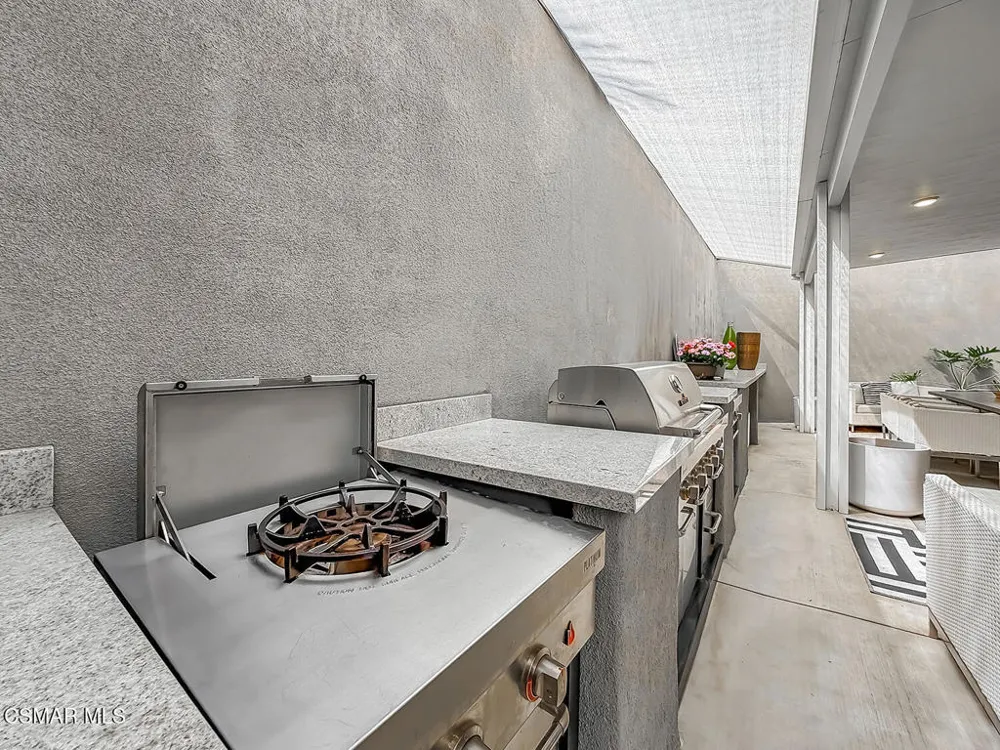 9595 Dennis Way Chatsworth, CA 91311