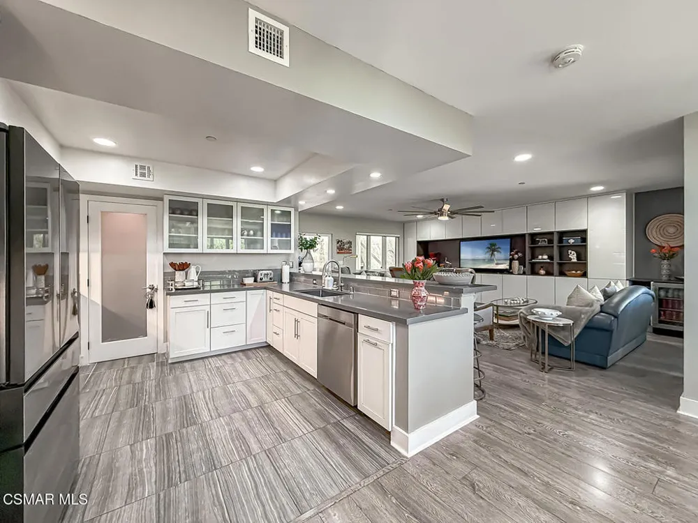 9595 Dennis Way Chatsworth, CA 91311