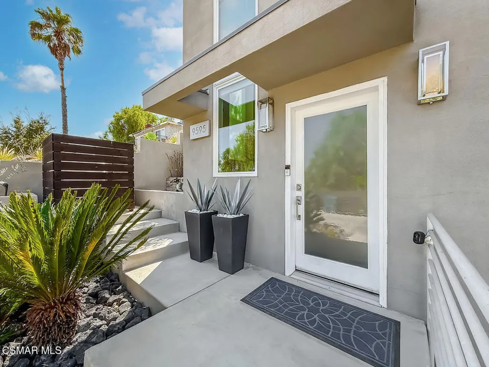 9595 Dennis Way Chatsworth, CA 91311