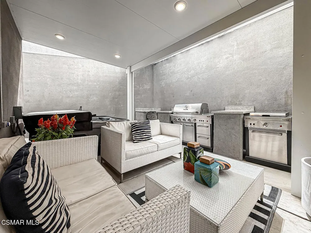 9595 Dennis Way Chatsworth, CA 91311