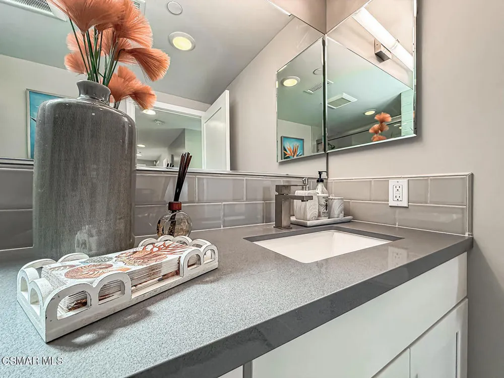 9595 Dennis Way Chatsworth, CA 91311