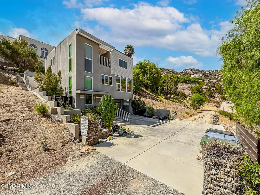 9595 Dennis Way Chatsworth, CA 91311