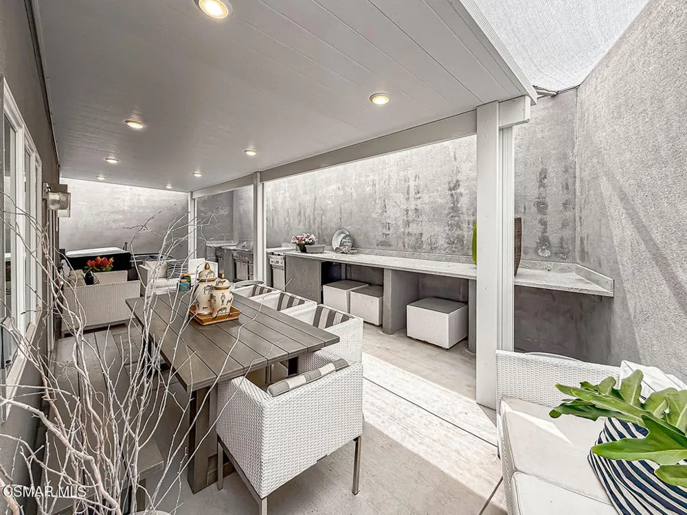 9595 Dennis Way Chatsworth, CA 91311