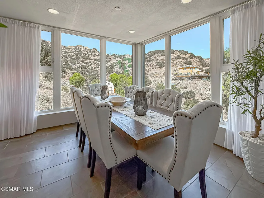 9595 Dennis Way Chatsworth, CA 91311