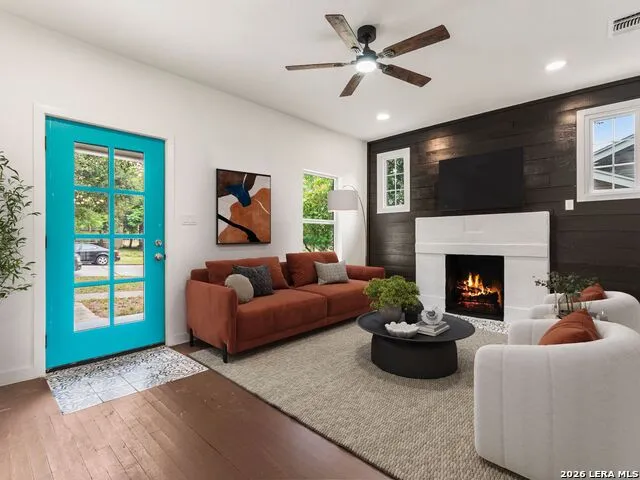 419 W Huisache Avenue San Antonio, TX 78212