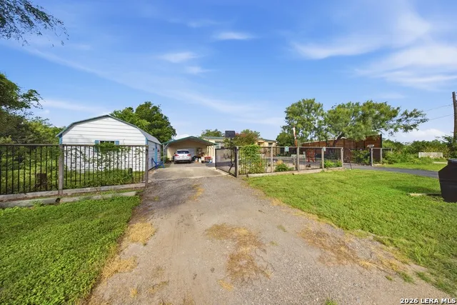 321 County Road 4614 Castroville, TX 78009