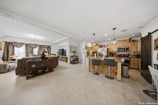 321 County Road 4614 Castroville, TX 78009