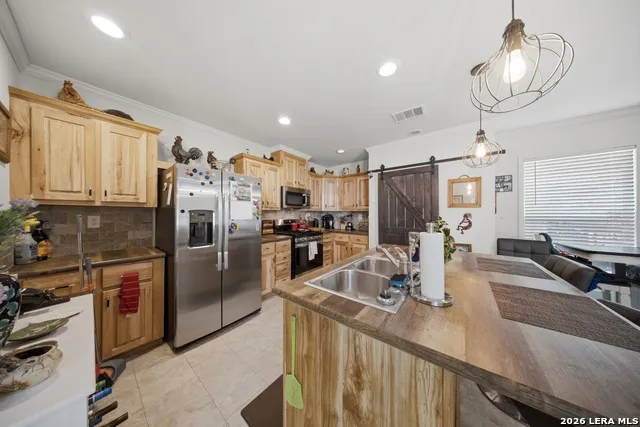 321 County Road 4614 Castroville, TX 78009
