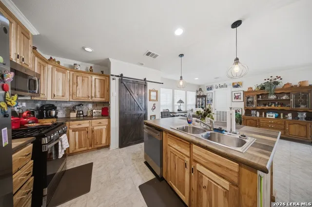 321 County Road 4614 Castroville, TX 78009