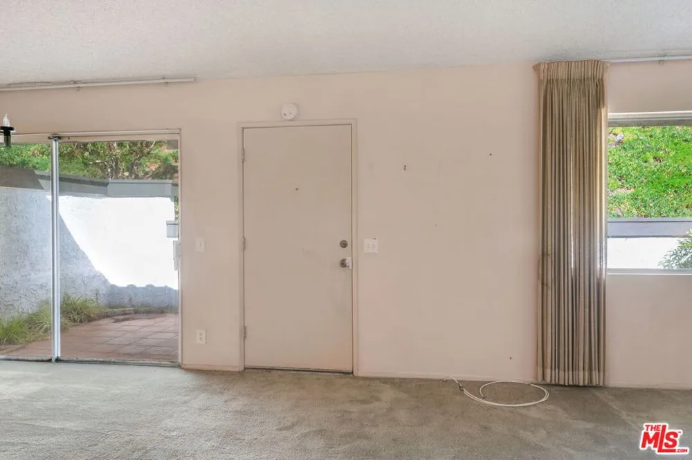 17105 Palisades Circle Pacific Palisades, CA 90272