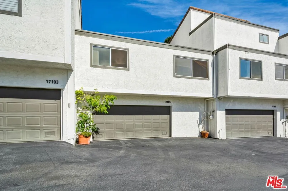 17105 Palisades Circle Pacific Palisades, CA 90272