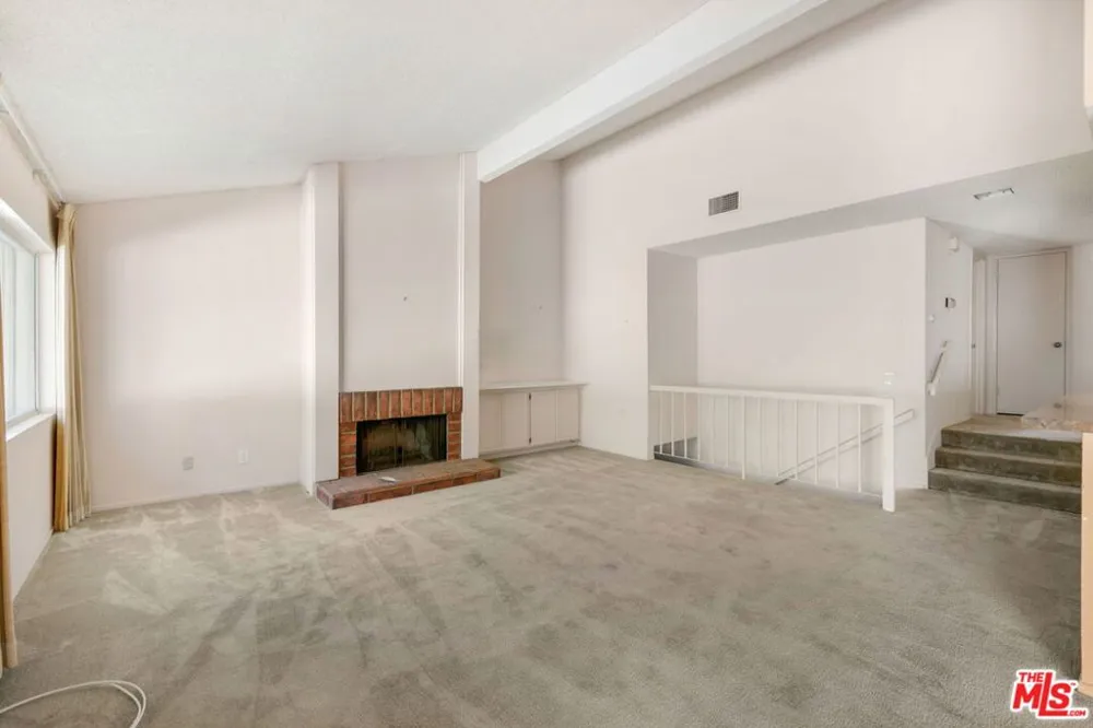 17105 Palisades Circle Pacific Palisades, CA 90272