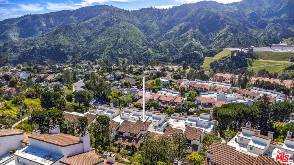 17105 Palisades Circle Pacific Palisades, CA 90272