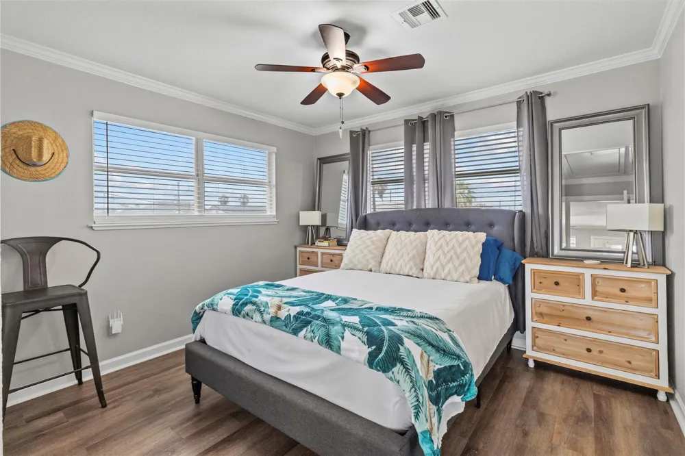 250 Barracuda Street Bayou Vista, TX 77563