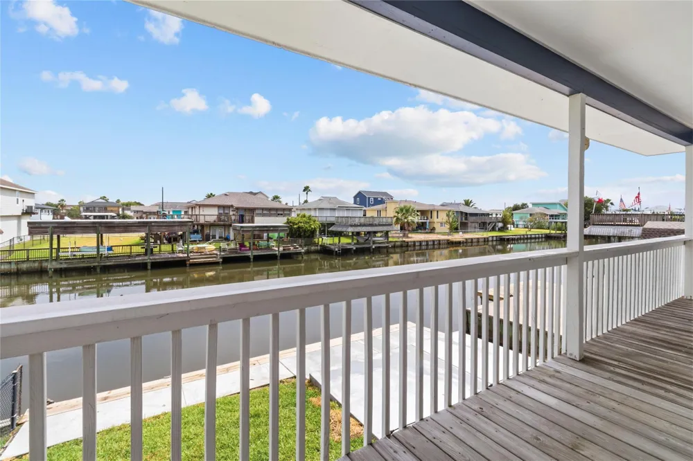 250 Barracuda Street Bayou Vista, TX 77563