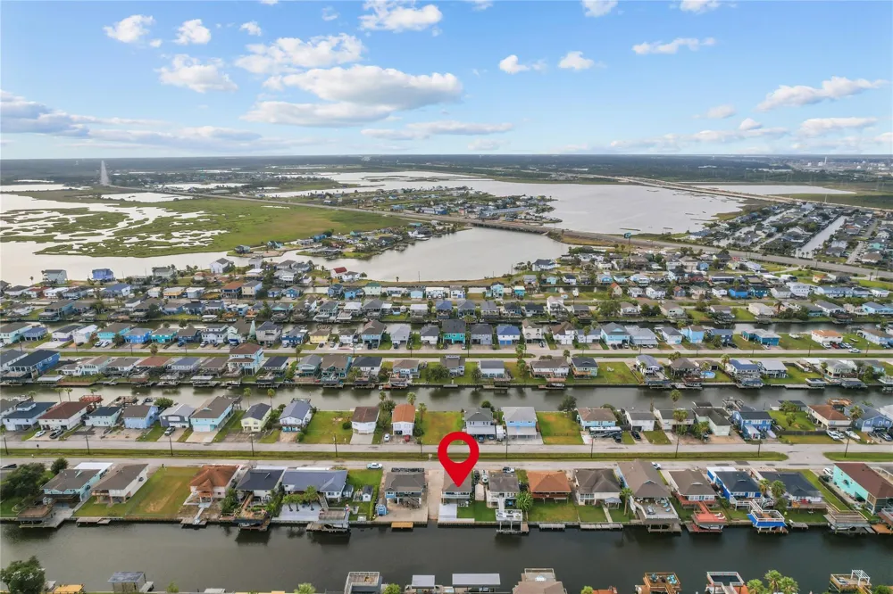 250 Barracuda Street Bayou Vista, TX 77563