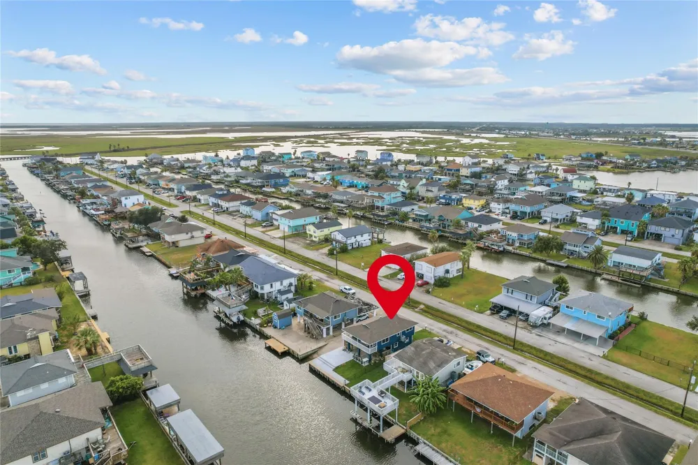 250 Barracuda Street Bayou Vista, TX 77563