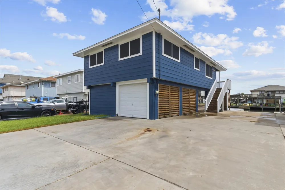 250 Barracuda Street Bayou Vista, TX 77563