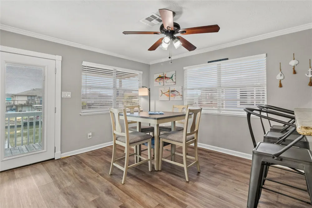 250 Barracuda Street Bayou Vista, TX 77563