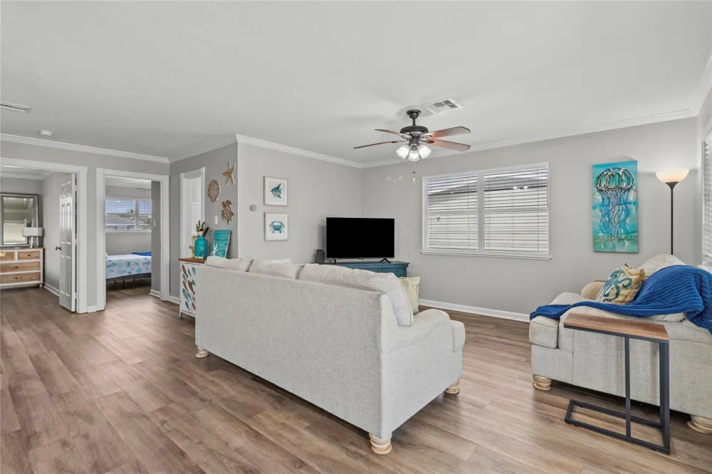 250 Barracuda Street Bayou Vista, TX 77563