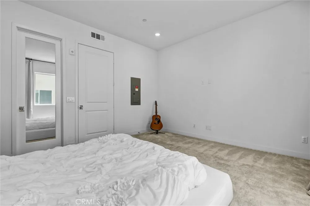 143 Baluster Irvine, CA 92618
