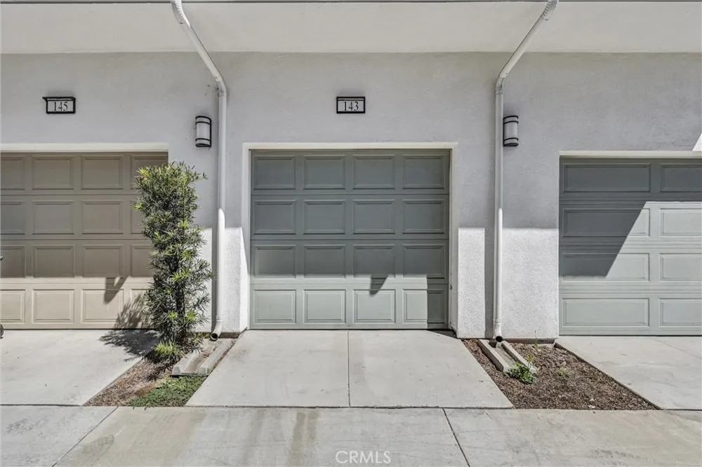 143 Baluster Irvine, CA 92618