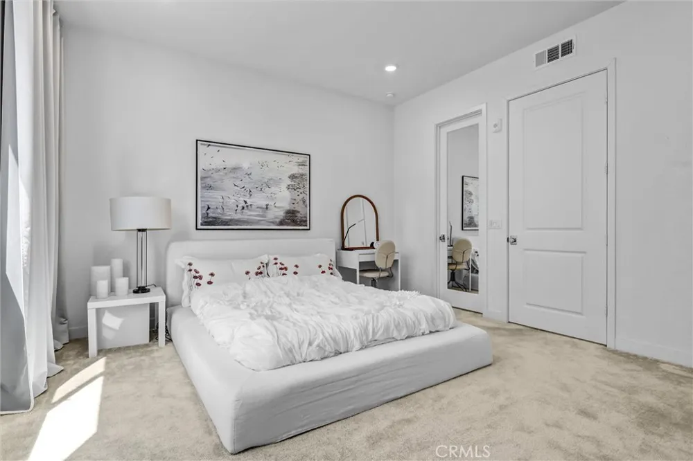 143 Baluster Irvine, CA 92618