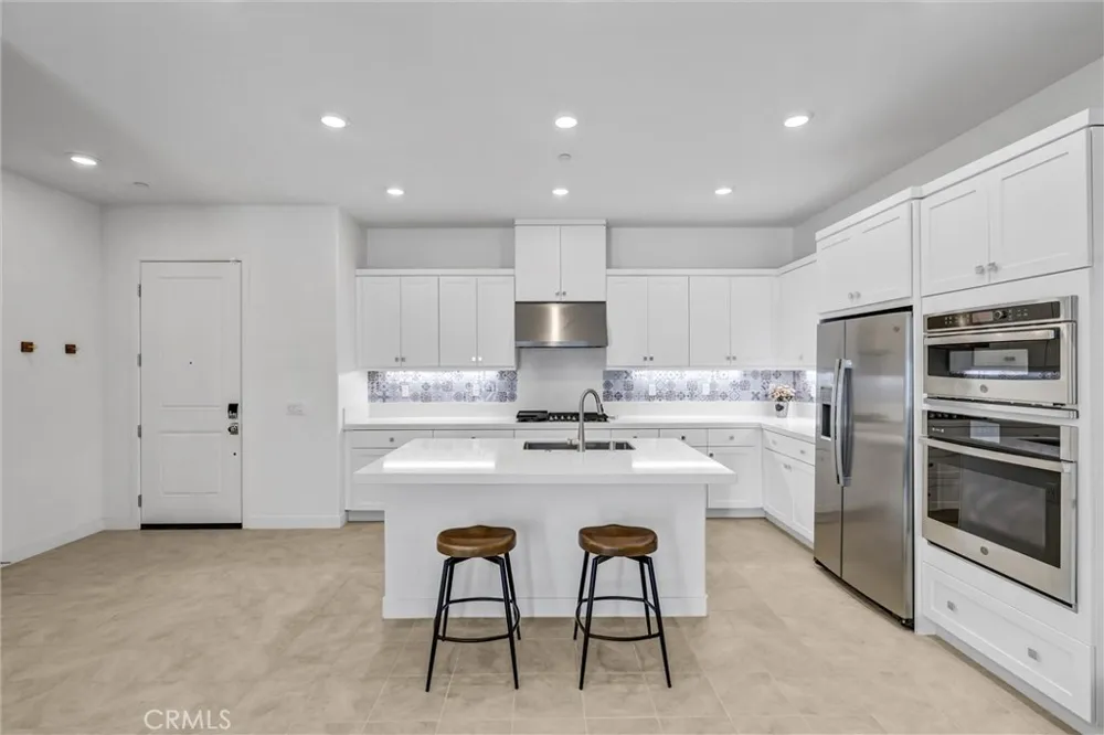 143 Baluster Irvine, CA 92618