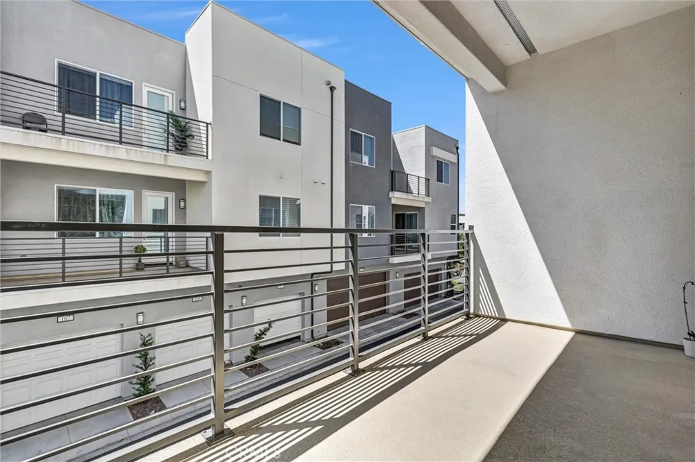 143 Baluster Irvine, CA 92618
