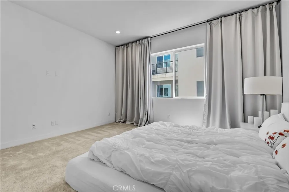 143 Baluster Irvine, CA 92618