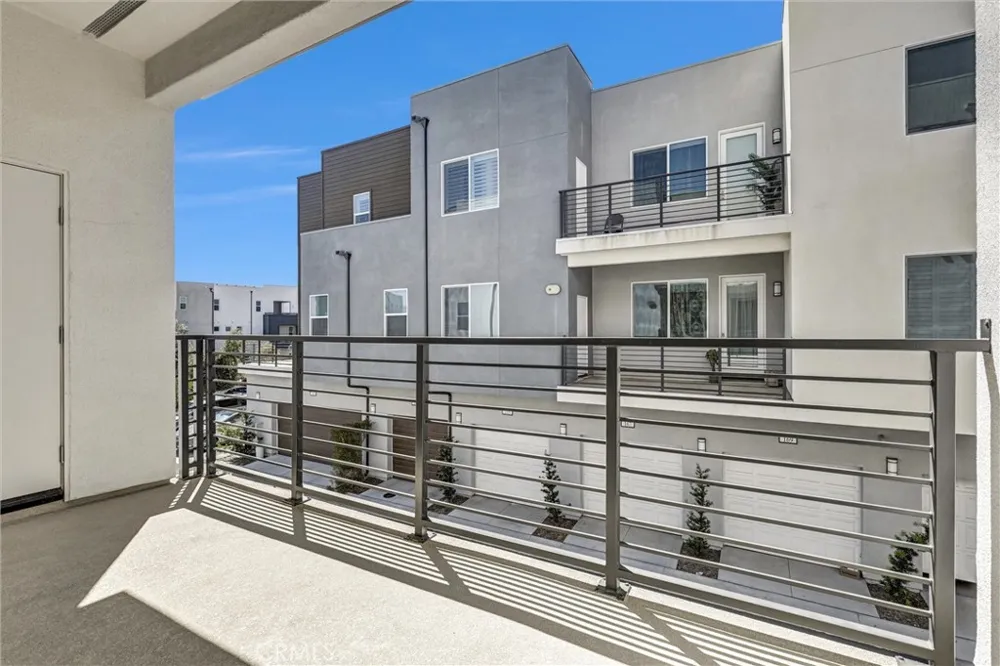143 Baluster Irvine, CA 92618